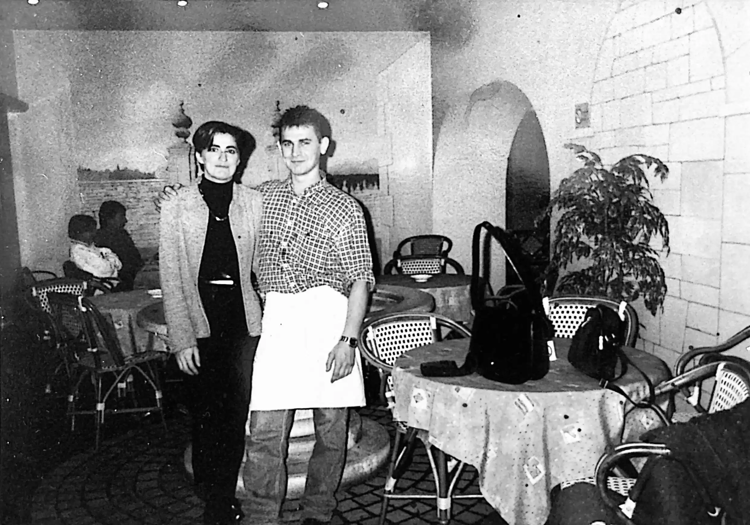 Manuella et Mauro dans la salle du restaurant